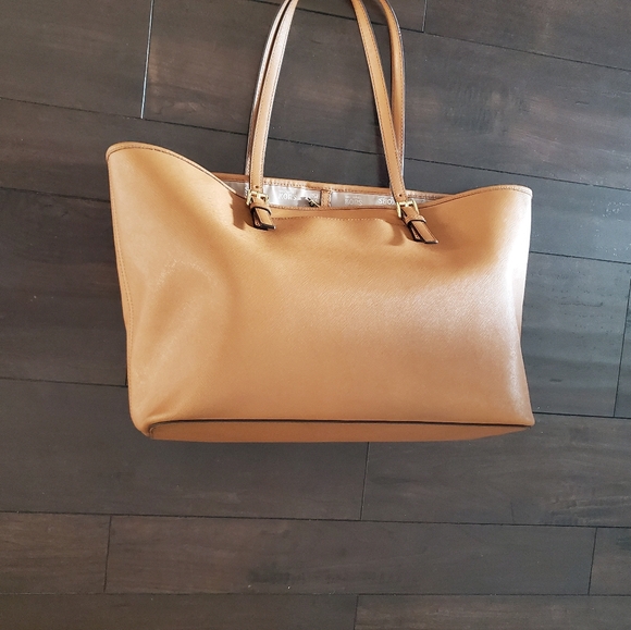 Michael Kors Tote Purse Camel color - Picture 3 of 11